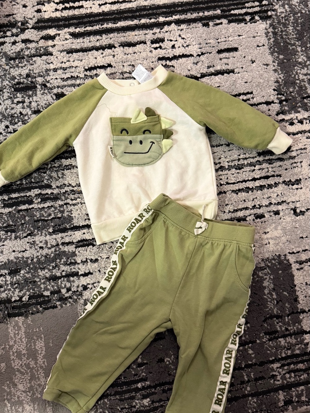 Toddler Green Dino Pocket Pajama Set - Long Sleeve Top & Pants